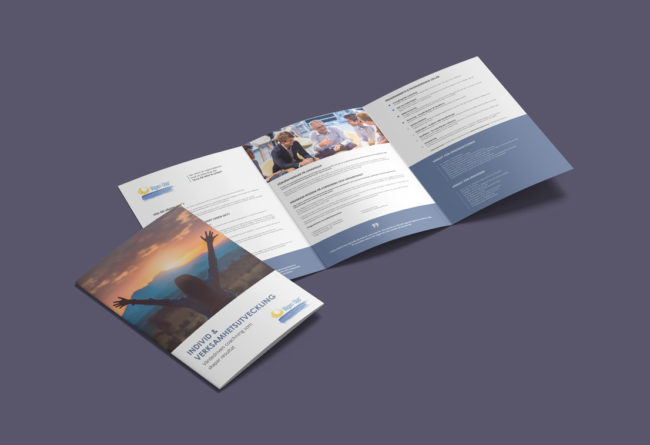 Trifolder Vägen Upp layout Wahlbergs Grafiska